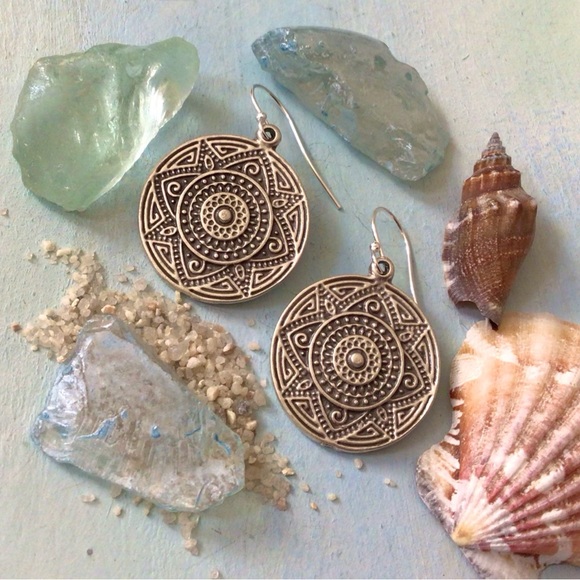 Sundance charm Silver Earrings - Picture 6 of 6